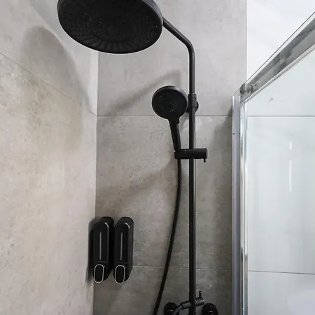 Modernised Floor With Back Balcony - Close To Balluta & Exiles 아파트