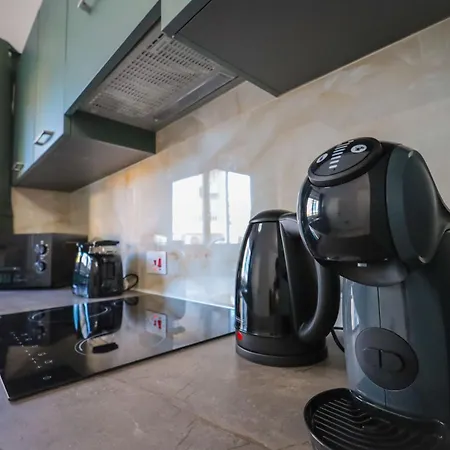 Modernised Floor With Back Balcony - Close To Balluta & Exiles 슬리에마